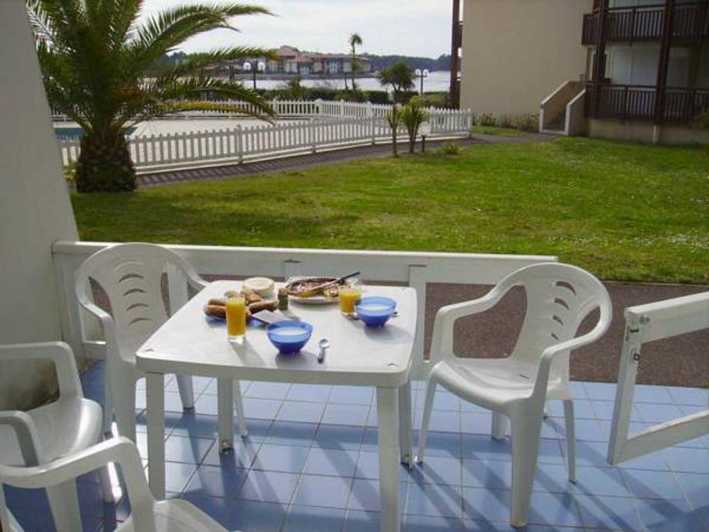 Appartements A Cote Lac Marin De Port D'Albret ヴュー・ブコー・レ・バン 部屋 写真